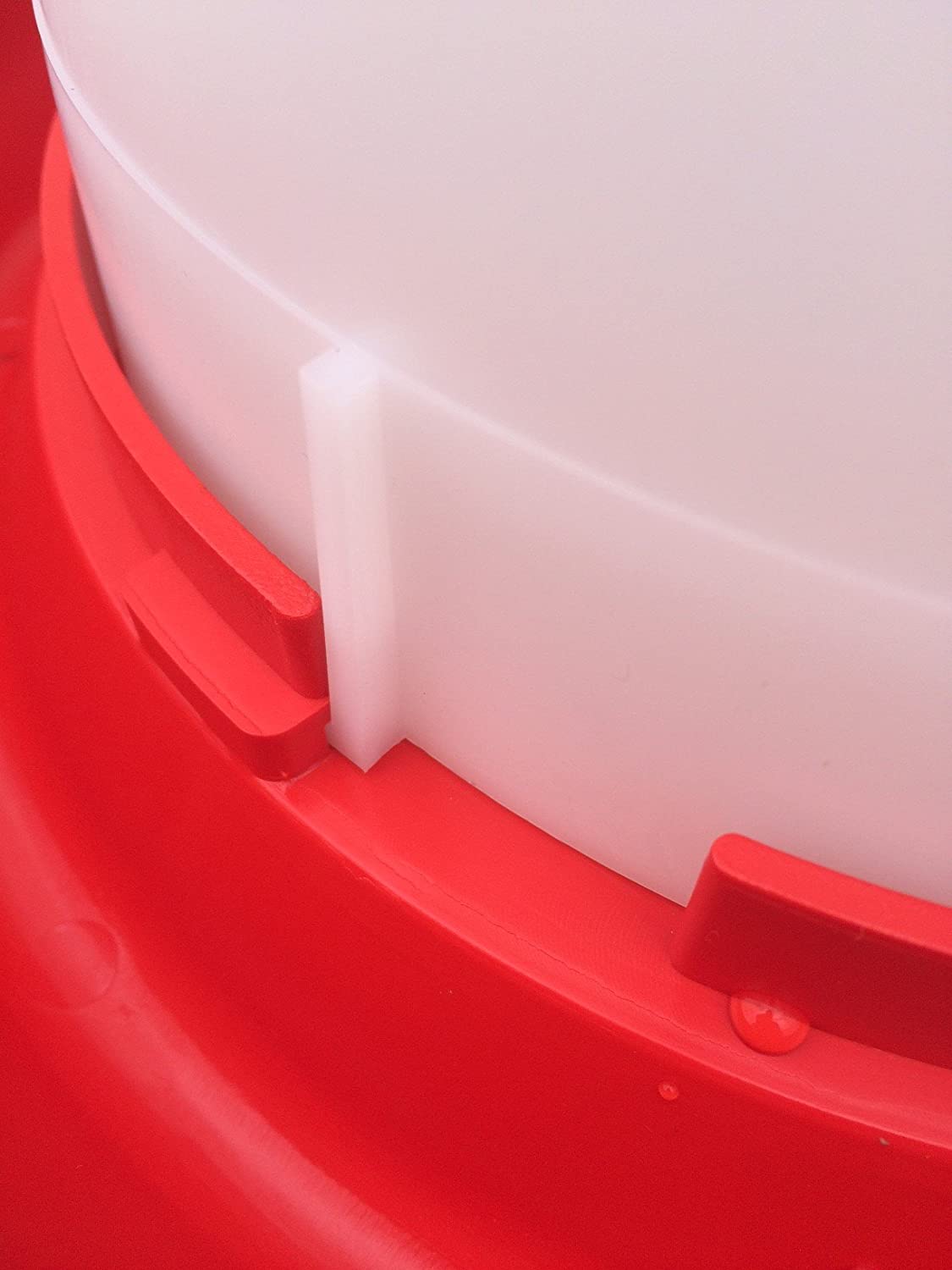 Farm Innovators Model HPF - 100 All - Seasons Heated Plastic Poultry Fountain, 3 Gallon, 100 - Watt - rodenticidecanada.comheated bowlsrodenticidecanada.com8509525838652HPF - 100