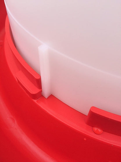 Farm Innovators Model HPF - 100 All - Seasons Heated Plastic Poultry Fountain, 3 Gallon, 100 - Watt - rodenticidecanada.comheated bowlsrodenticidecanada.com8509525838652HPF - 100