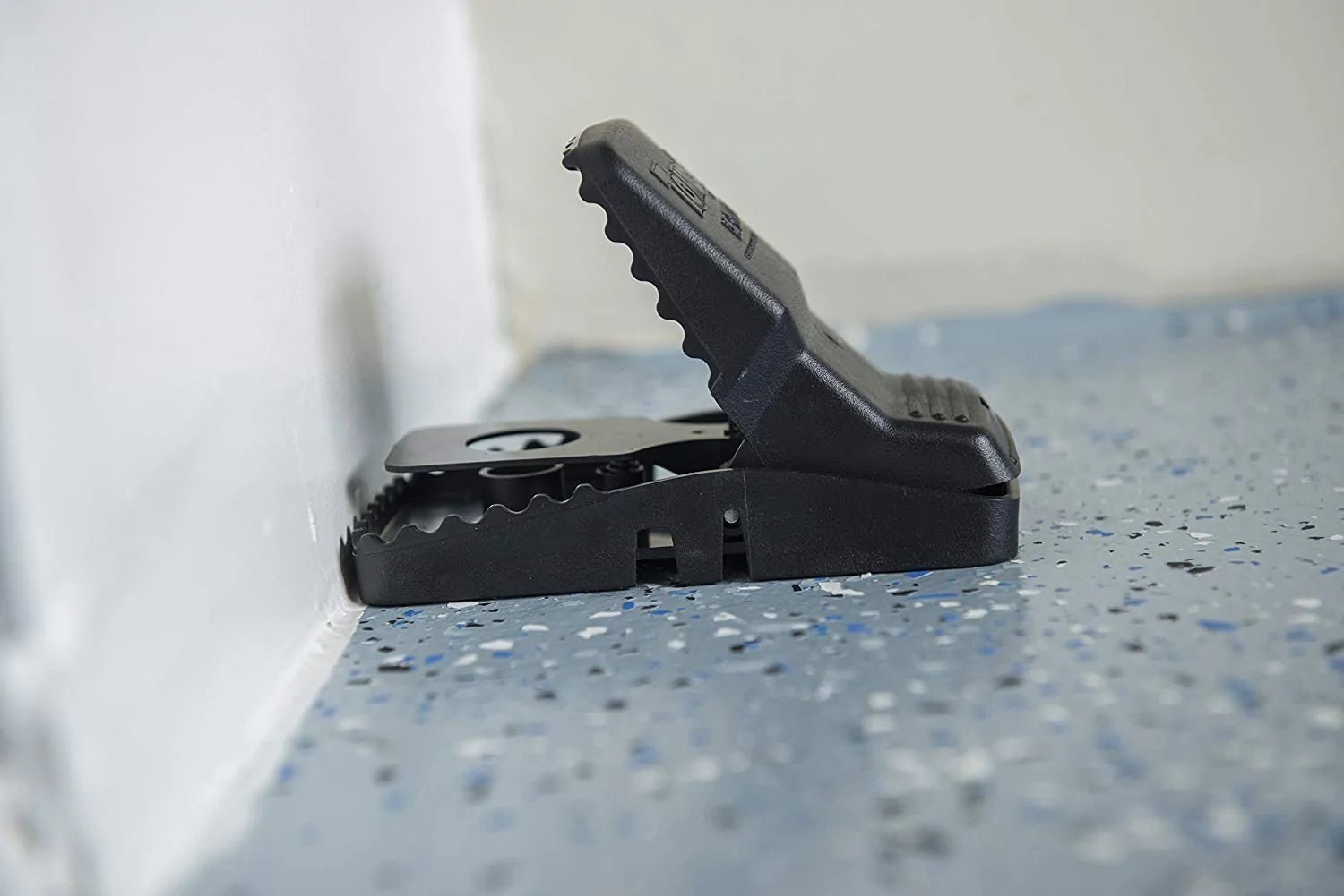 Motomco Tomcat Rat Snap Trap - rodenticidecanada.comLawn & Patiorodenticidecanada.com048745335216Snap - trap - 1